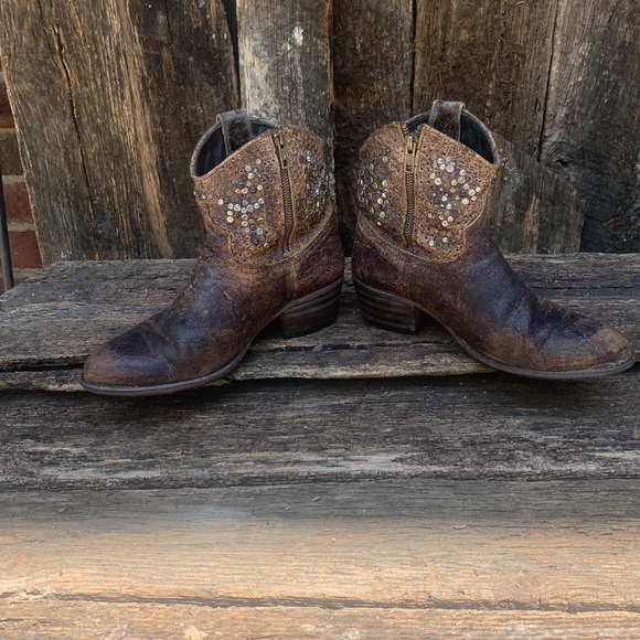 🤎🤍🖤Frye Deborah Studded Western Short Boots $598 Made in Spain 🇪🇸 - Picture 8 of 16